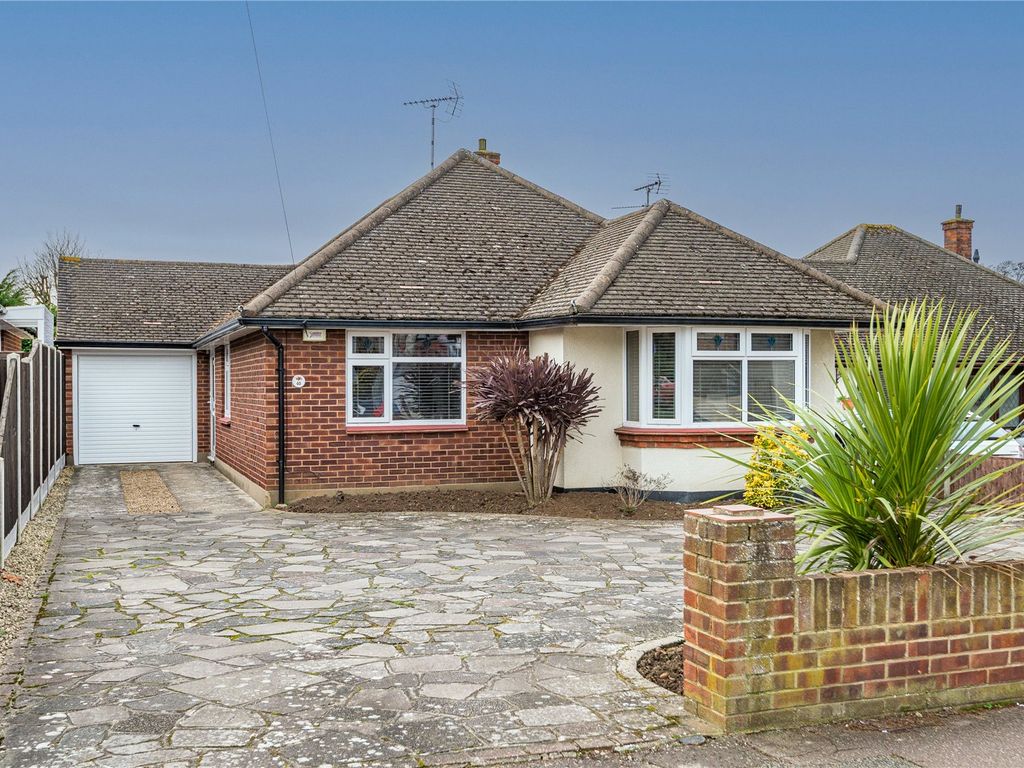 3 bed bungalow for sale in Shoebury Road, Thorpe Bay, Essex SS1, £450,000