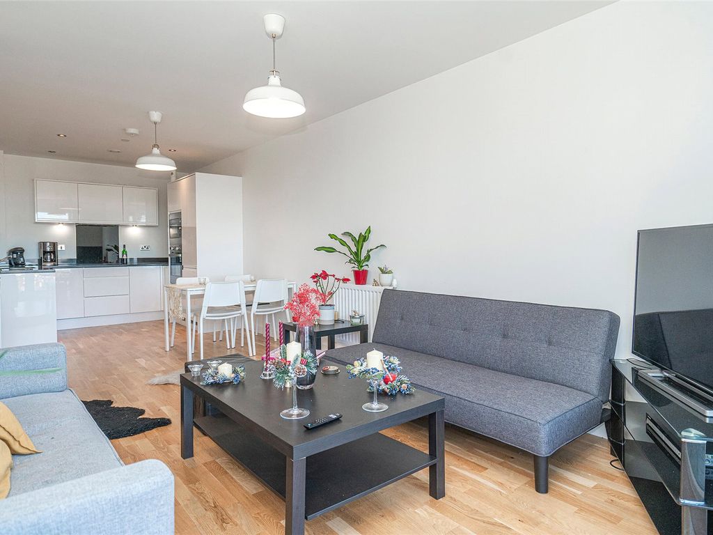 1 bed flat for sale in Hampden Road, London N8, £450,000