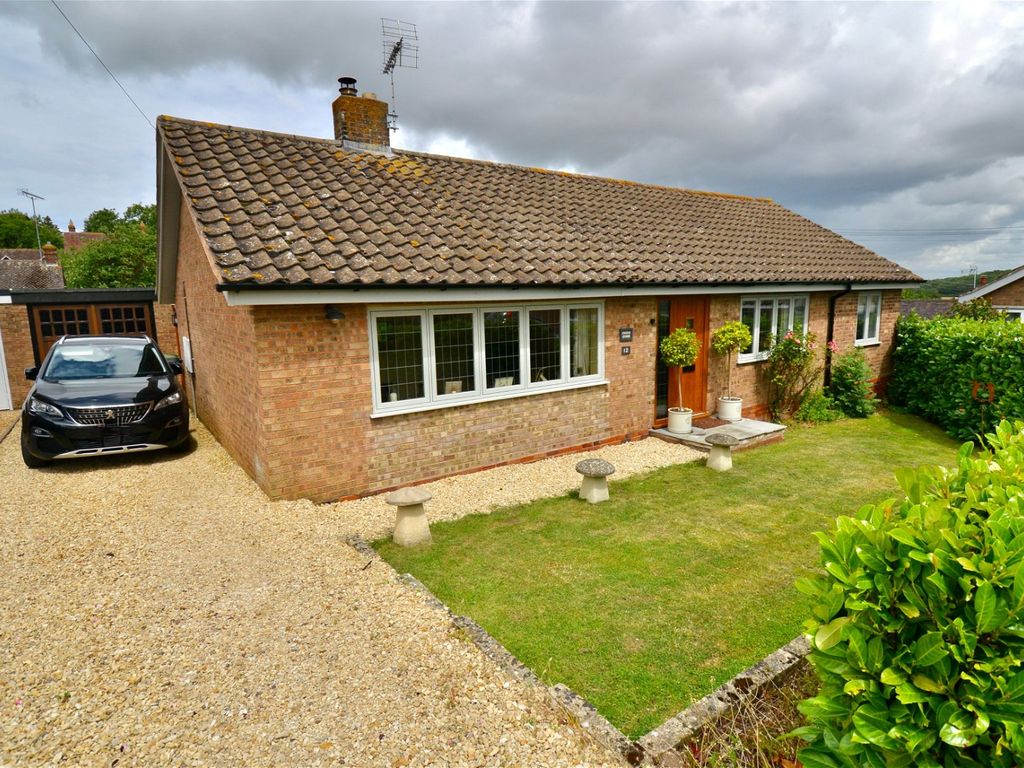 4 bed bungalow for sale in The Croft, Church Lench, Evesham WR11, £495,000