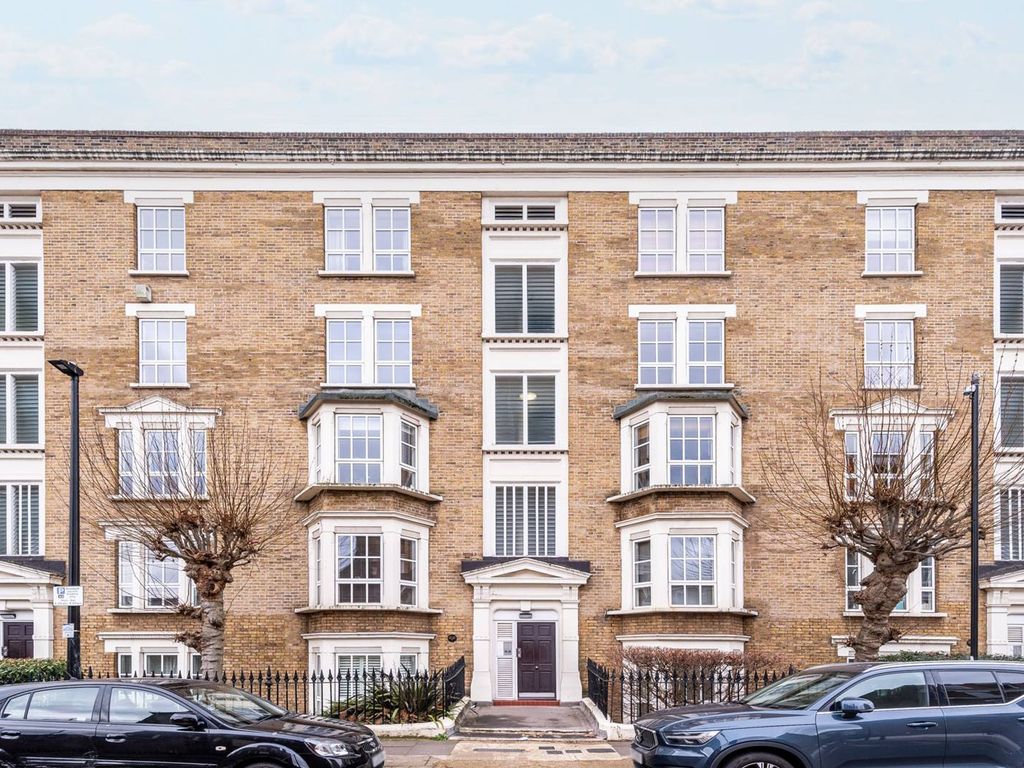 1 bed flat for sale in Wilmot Street, Bethnal Green, London E2, £385,000
