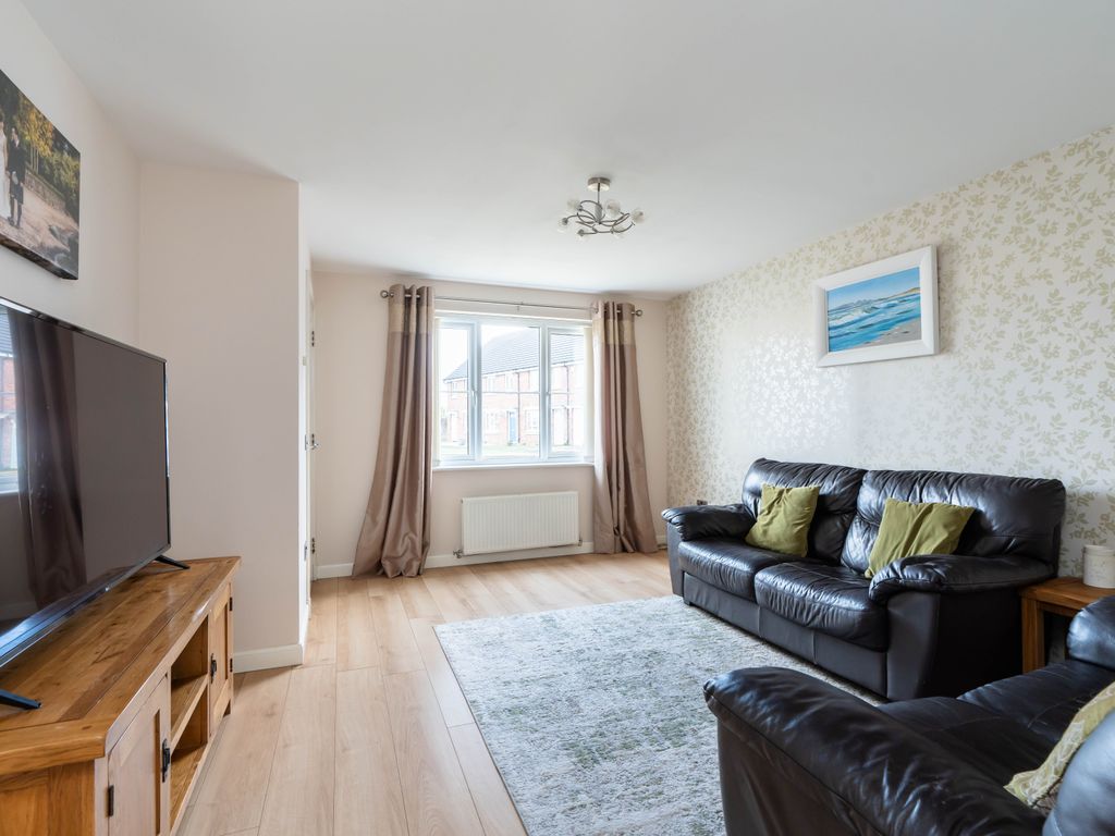 5 bed property for sale in 43 Eilston Loan, Kirkliston EH29, £365,000