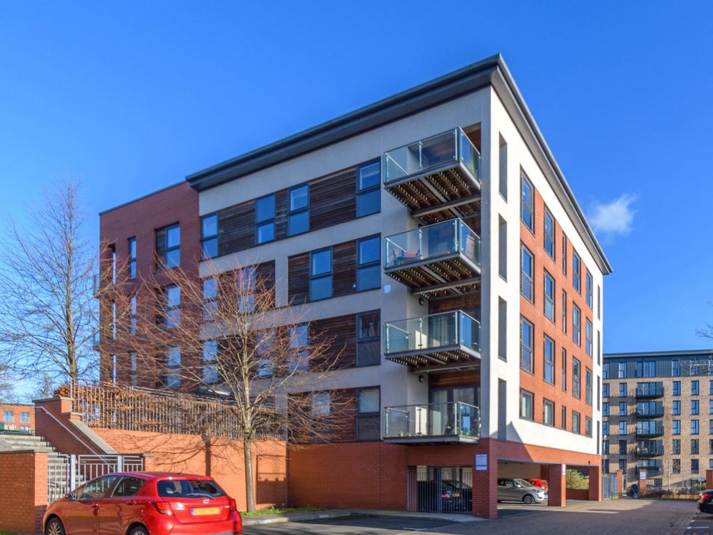1 bed flat for sale in Bell Barn Road, Birmingham, West Midlands B15, £179,000