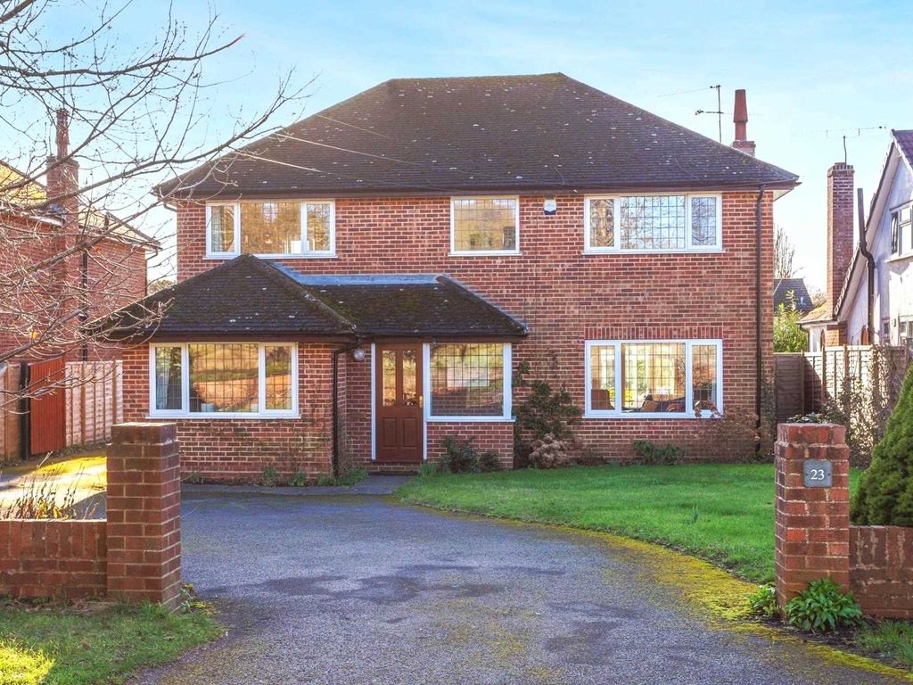 4 bed detached house for sale in Grosvenor Road, Caversham RG4, £999,950