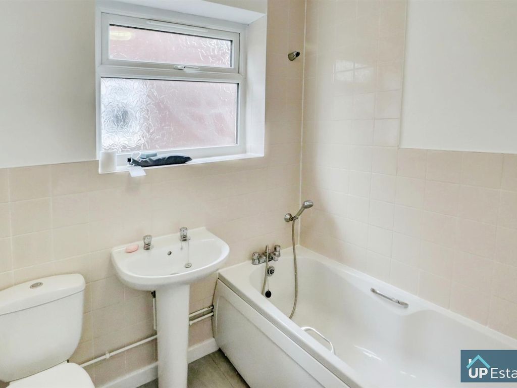 2 bed maisonette for sale in Tudor Road, Camphill, Nuneaton CV10, £80,000