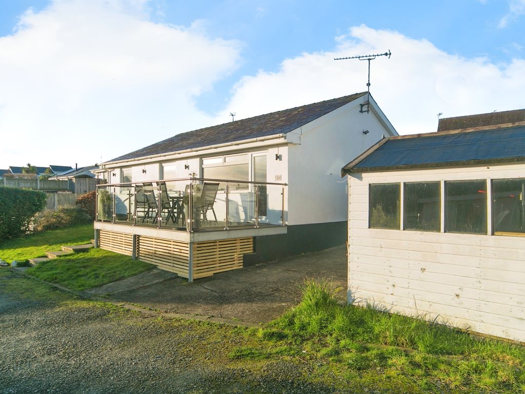 3 bed bungalow for sale in Cae Du Estate, Abersoch, Gwynedd LL53, £365,000