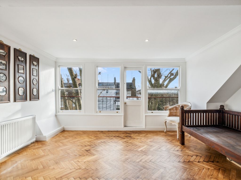 2 bed flat for sale in Strathmore Gardens, Campden Hill W8, £1,300,000