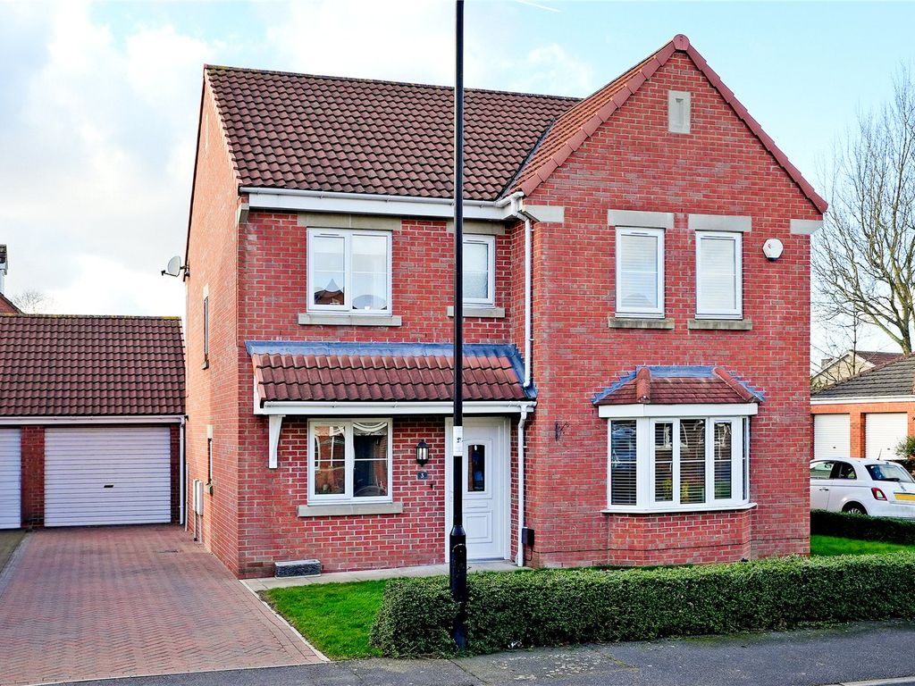 4 bed detached house for sale in Meadow View Drive, Ravenfield, Rotherham, South Yorkshire S65, £390,000
