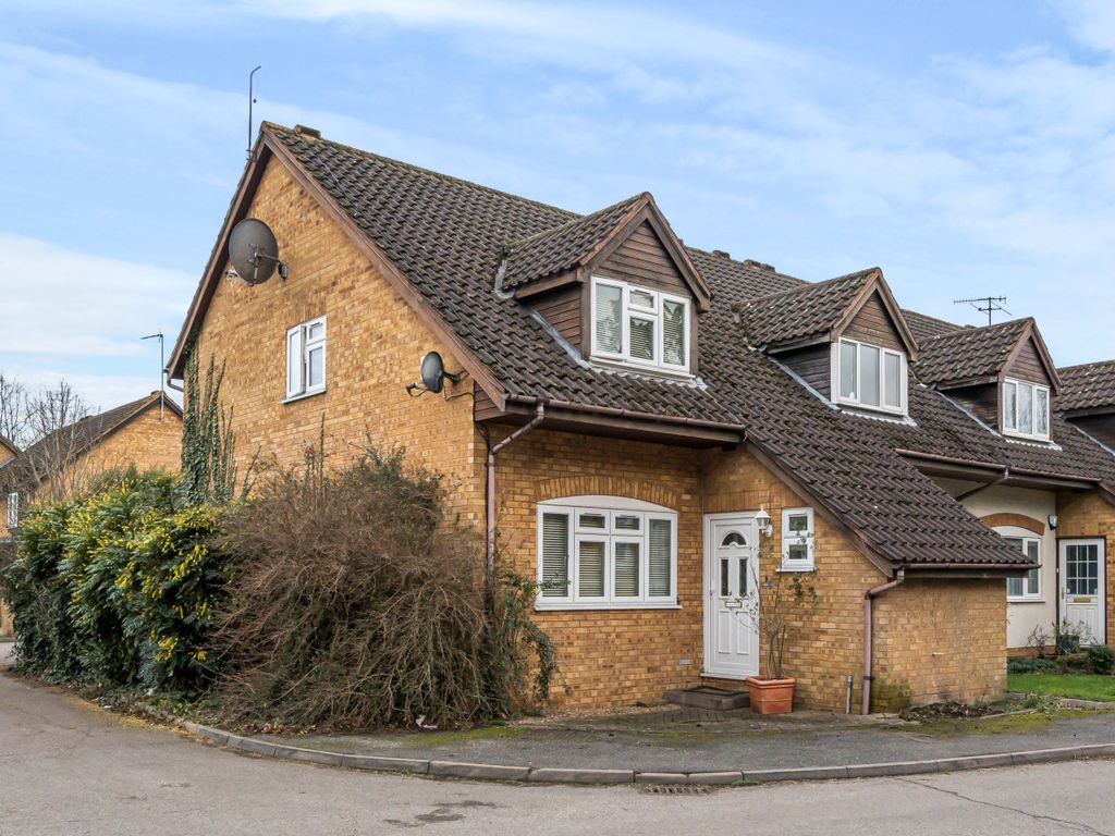 3 bed end terrace house for sale in Galdana Avenue, Barnet EN5, £500,000