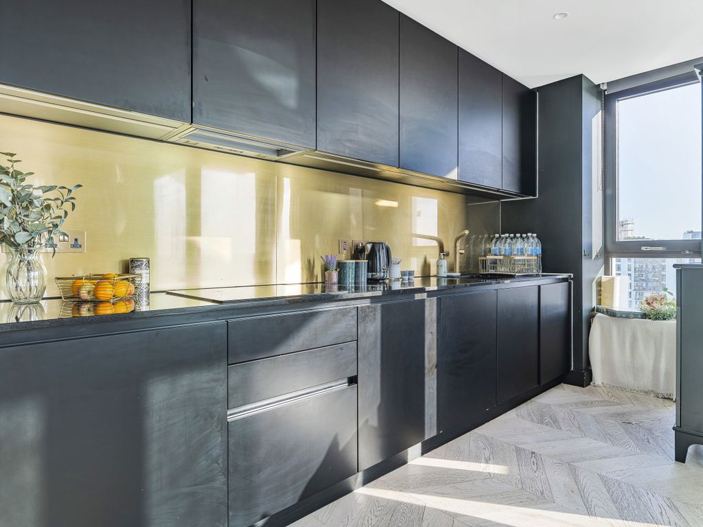 2 bed flat for sale in Tidemill Square, Greenwich Peninsula, Greenwich, London SE10, £700,000