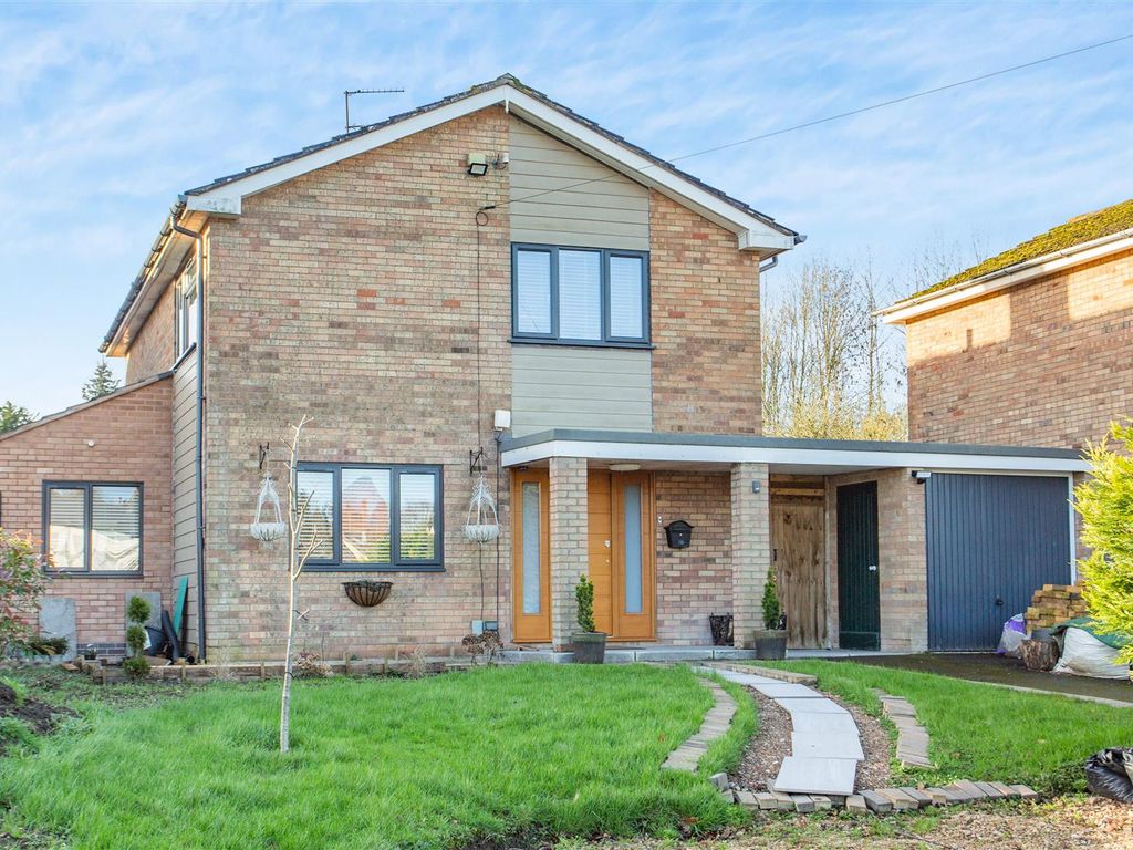 4 bed detached house for sale in Severn Close, Maisemore, Gloucester GL2, £650,000