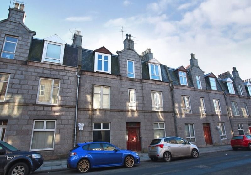 1 bed flat to rent in Wallfield Place, Rosemount, Aberdeen AB25, £595 pcm