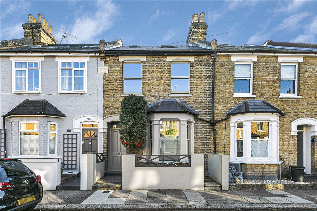 4 bed terraced house to rent in Haliburton Road, Twickenham TW1, £3,500 pcm