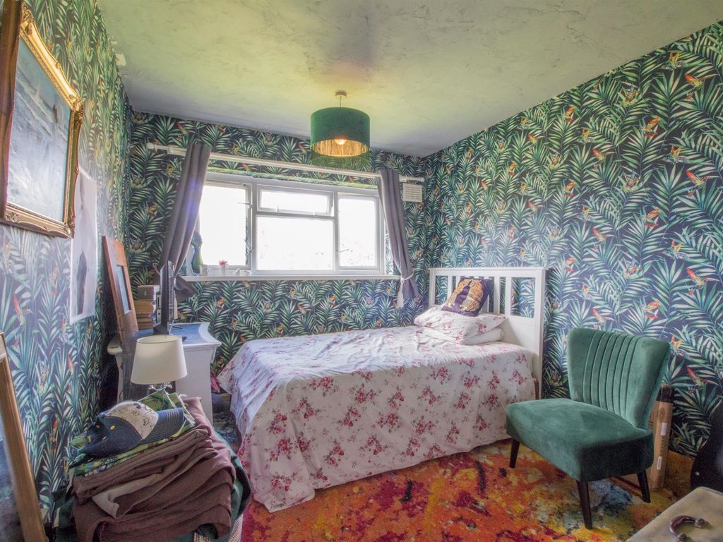 2 bed flat for sale in Dickens Avenue, Llanrumney, Cardiff CF3, £150,000
