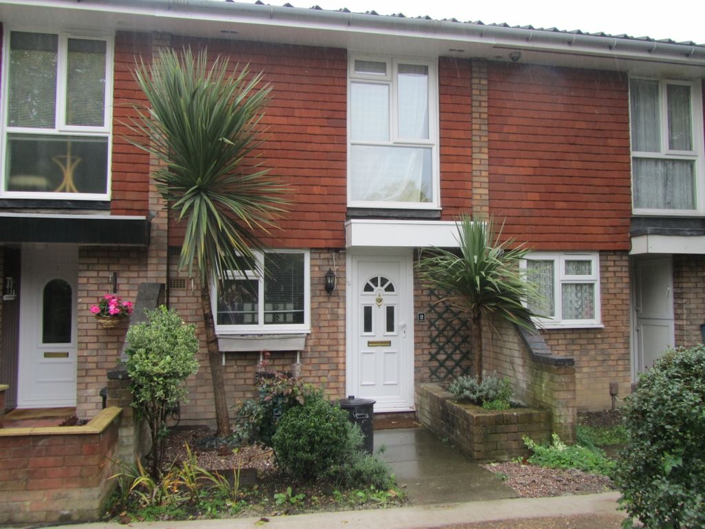 2 bed terraced house to rent in Garrick Crescent, Park Hill Village, Croydon CR0, £1,500 pcm