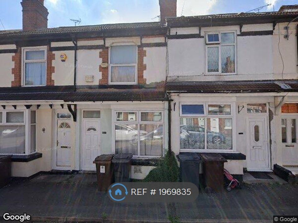 3 bed terraced house to rent in Merridale Street West, Wolverhampton WV3, £1,000 pcm