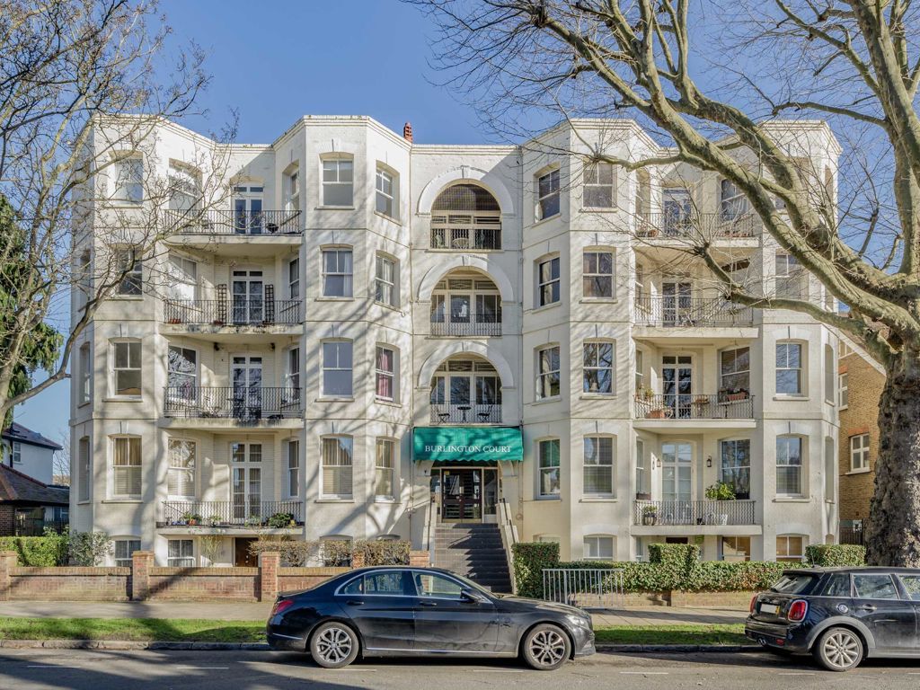 2 bed flat to rent in Spencer Road, London W4, £2,999 pcm