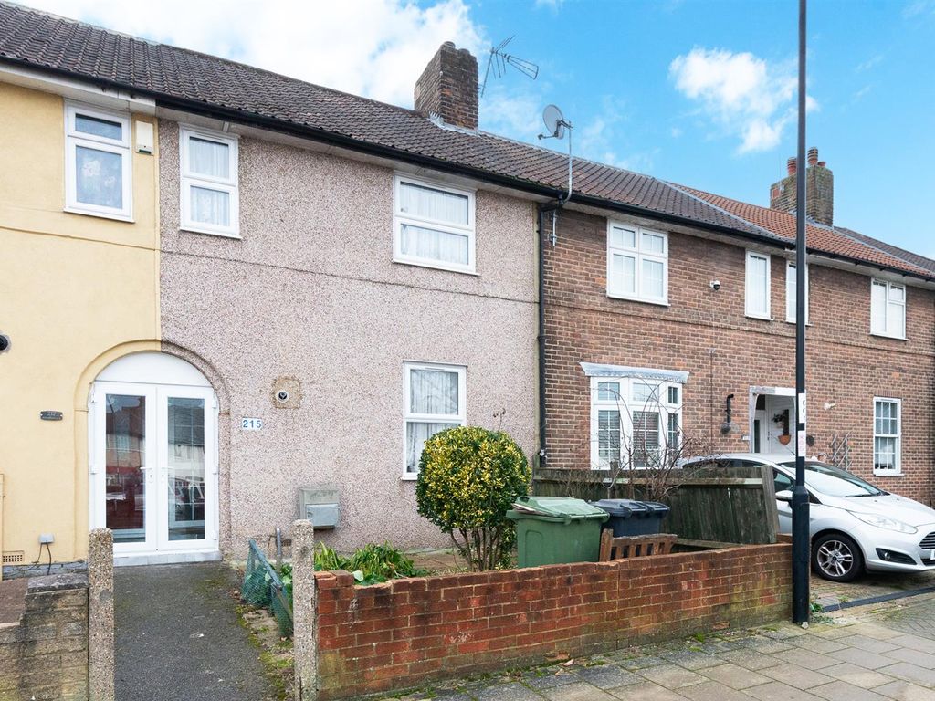 2 bed terraced house for sale in Whitefoot Lane, Bromley BR1, £385,000