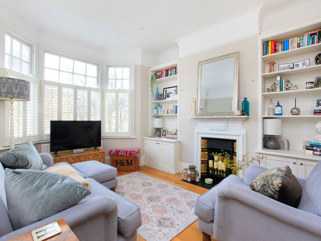 2 bed flat for sale in Denton Street, Wandsworth, London SW18, £475,000