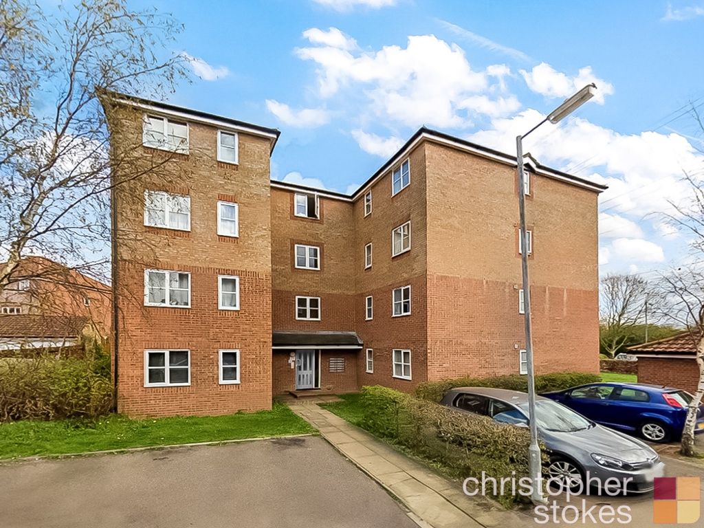 1 bed flat for sale in Fisher Close, Enfield, Greater London EN3, £220,000