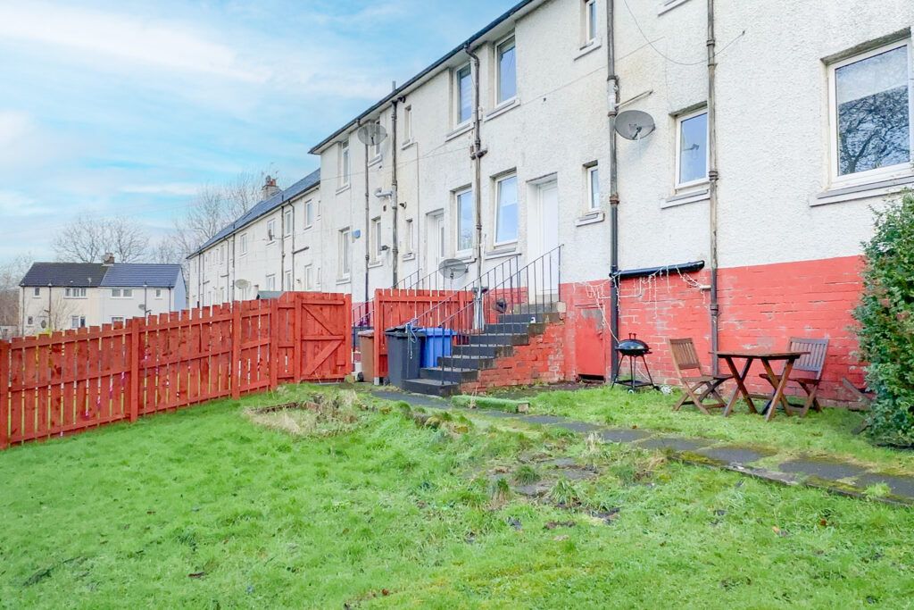 2 bed flat for sale in Auchinleck Terrace, Hardgate, Clydebank G81, £99,995
