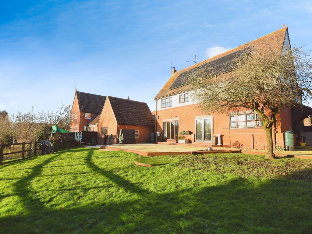 5 bed detached house for sale in Priory Wood, Castle Hedingham, Halstead CO9, £750,000