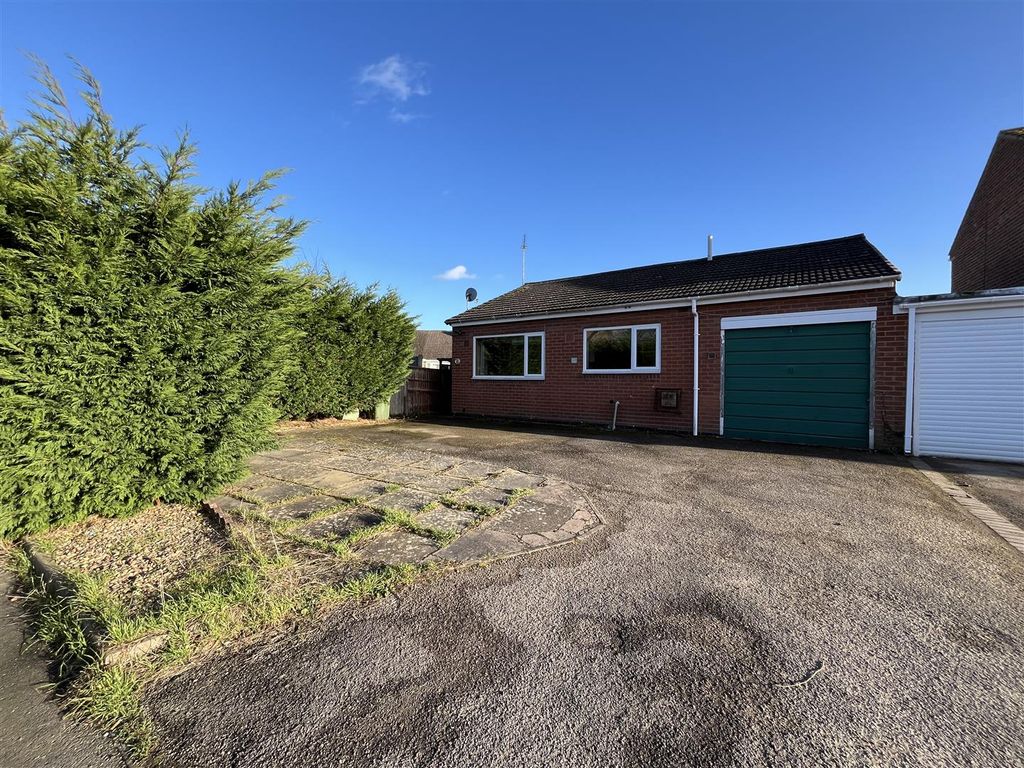 1 bed semi-detached bungalow for sale in Linden Farm Drive, Countesthorpe, Leicester LE8, £179,950