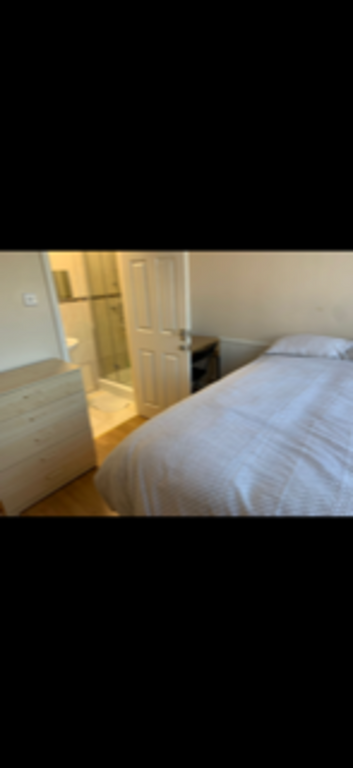 Room to rent in Chalkhill Road, Wembley HA9, £850 pcm