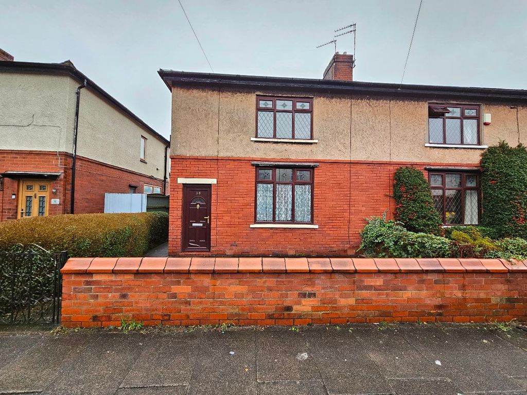 2 bed semi-detached house to rent in Woodland Road, Heywood OL10, £995 pcm