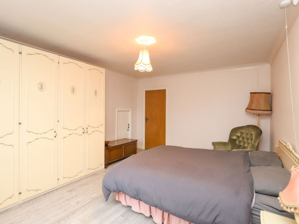 4 bed detached bungalow for sale in South Ridge, Hollow Lane, Mosborough, Sheffield S20, £475,000