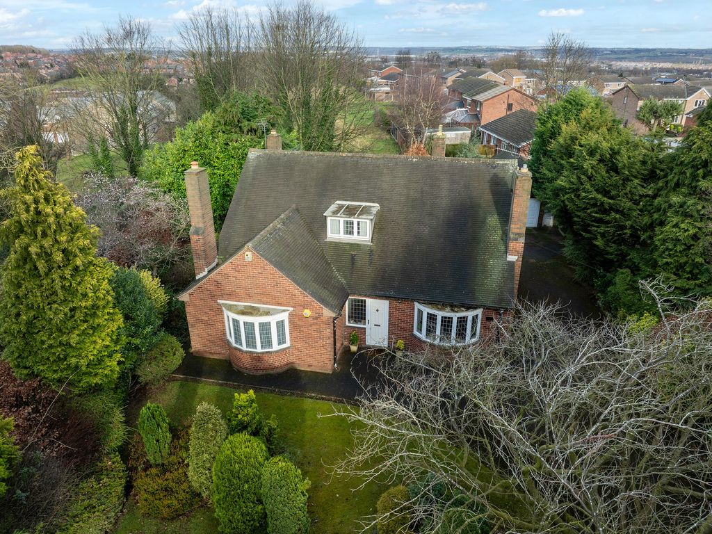 4 bed detached bungalow for sale in South Ridge, Hollow Lane, Mosborough, Sheffield S20, £475,000