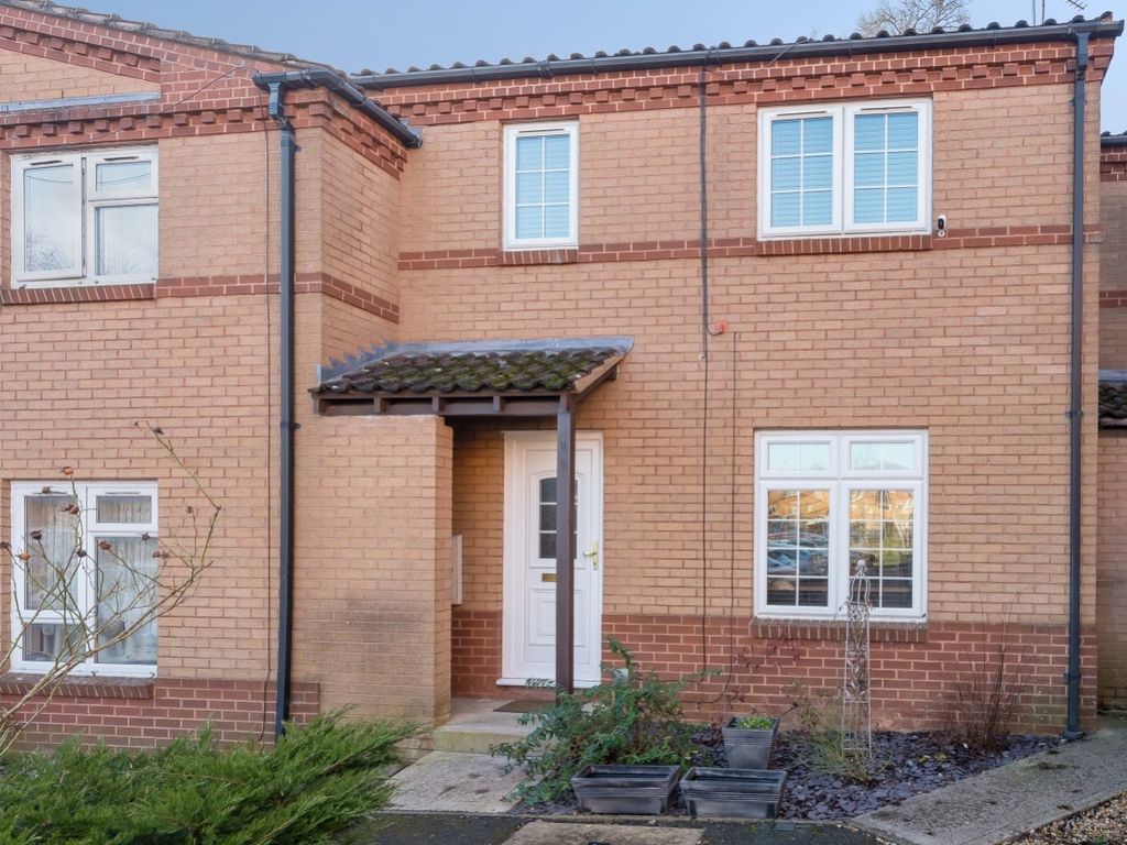 3 bed terraced house for sale in Castleton Road, Middleleaze, Swindon, Wiltshire SN5, £240,000