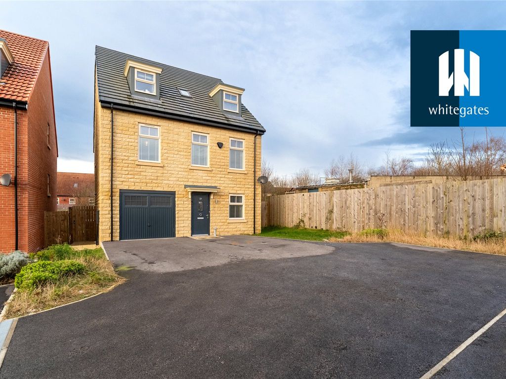 5 bed detached house for sale in Camplin Close, Ackworth, Pontefract, West Yorkshire WF7, £400,000