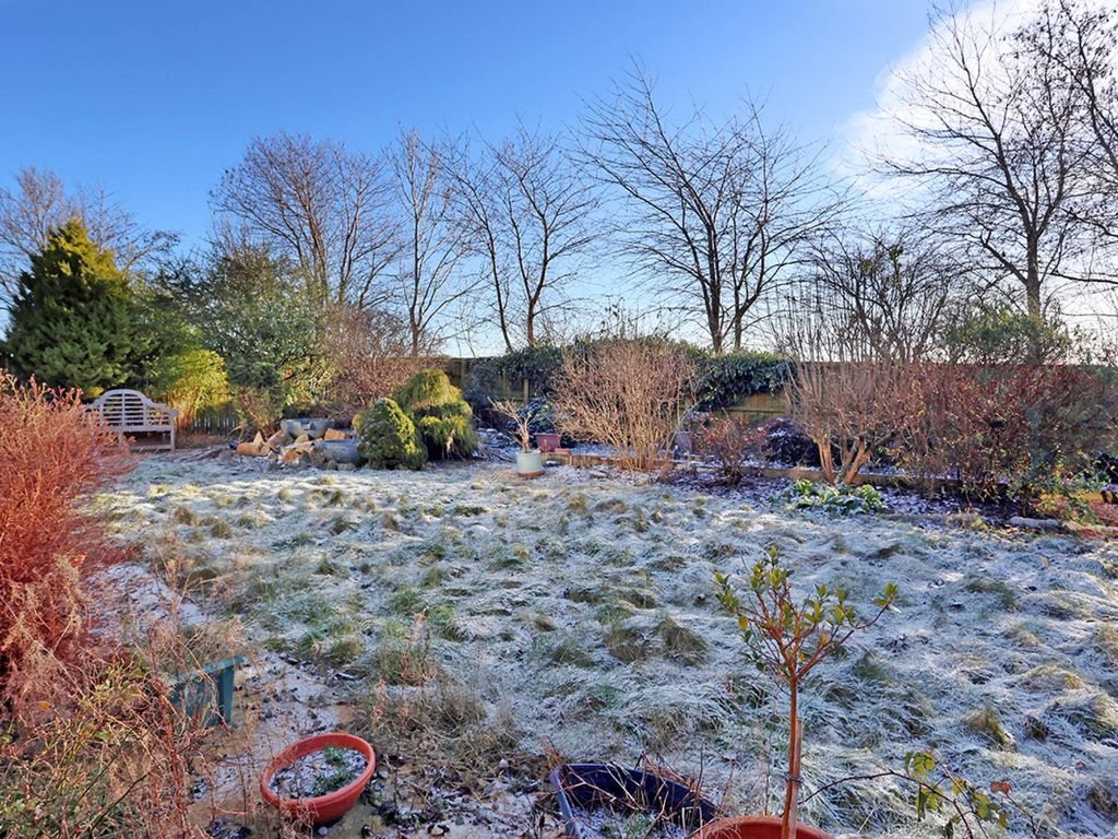 5 bed bungalow for sale in Bridges View, Dunfermline KY12, £350,000