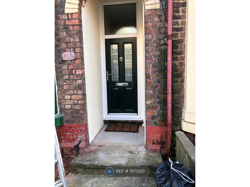 Room to rent in Chestnut Grove, Wavertree, Liverpool L15, £425 pcm