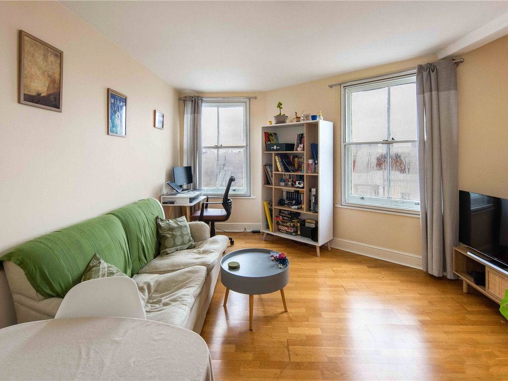 1 bed flat for sale in New Cross Road, Deptford, London SE14, £325,000