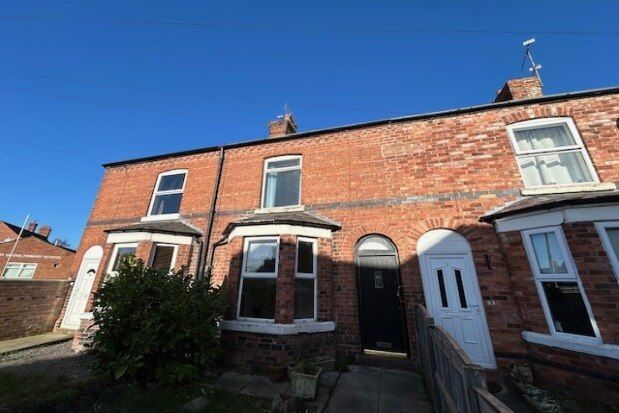 2 bed end terrace house to rent in Chapel Lane, Chester CH3, £1,000 pcm