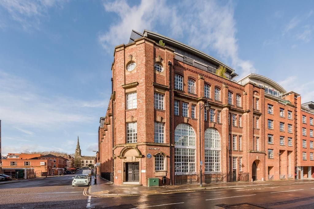2 bed flat for sale in Ludgate Hill, Birmingham B3, £275,000
