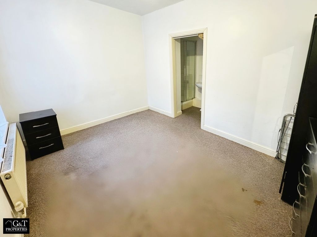 1 bed flat to rent in Church Hill, Brierley Hill DY5, £600 pcm