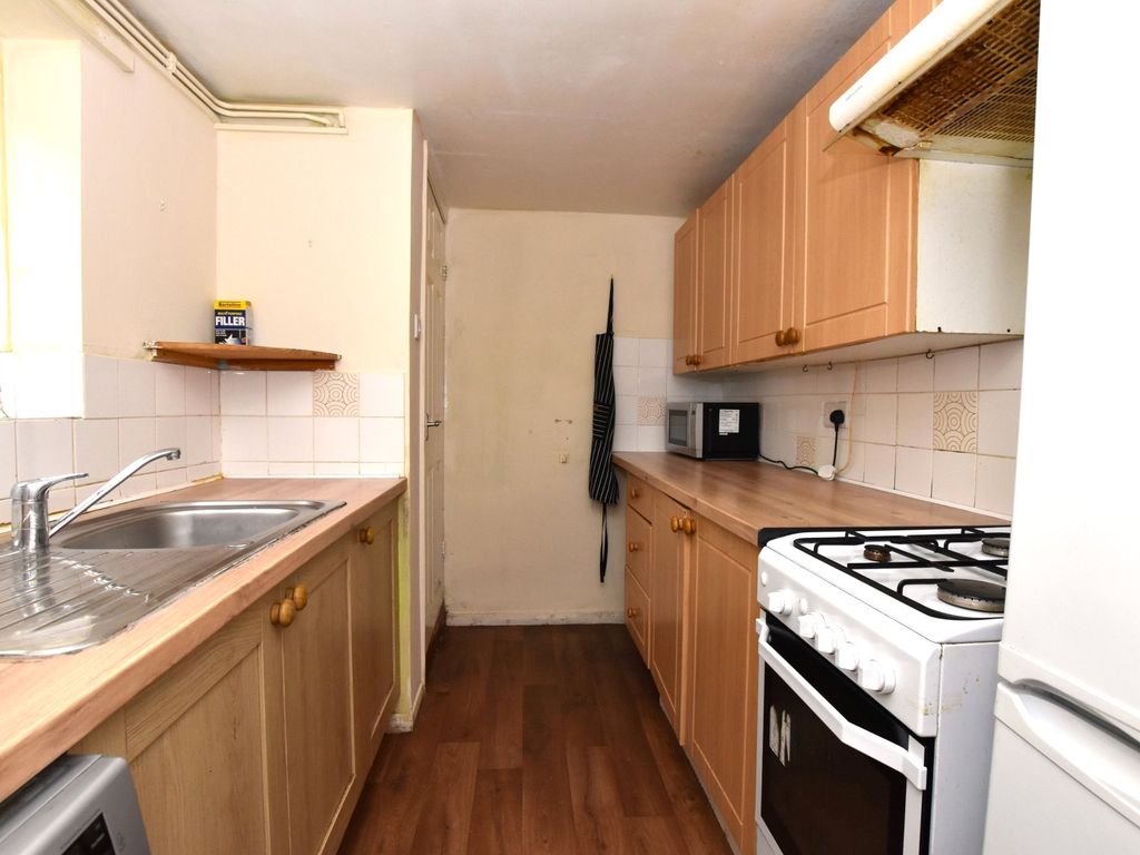 2 bed flat to rent in New Street, Exmouth, Devon EX8, £875 pcm