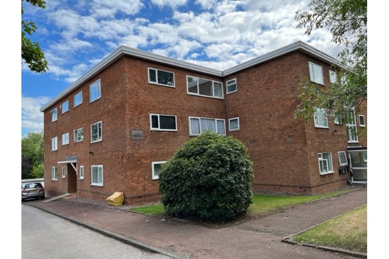 2 bed flat for sale in Redditch Road, Kings Norton, Birmingham B38, £130,000