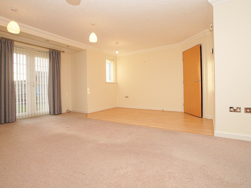 2 bed flat for sale in Pennine View Close, Carleton Grange, Carlisle CA1, £100,000