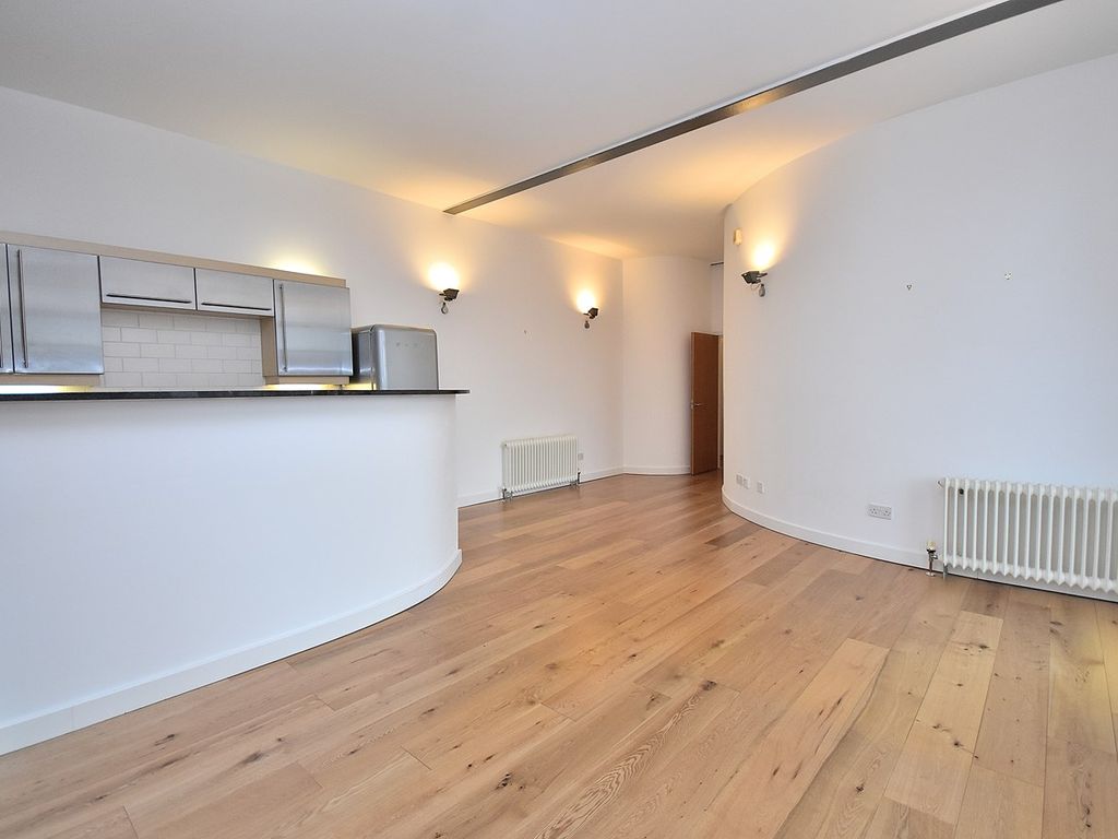 2 bed flat for sale in Brockton Street, Northampton NN2, £190,000
