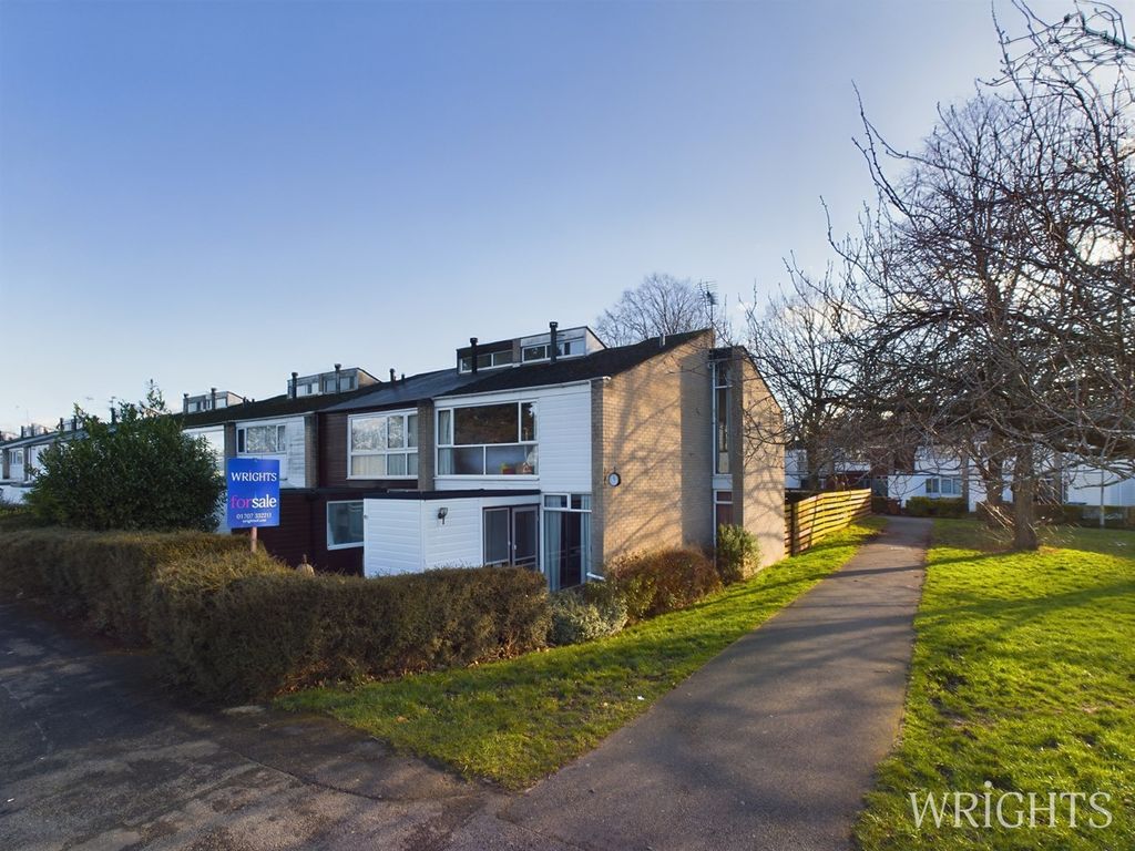 3 bed end terrace house for sale in Daniells, Welwyn Garden City AL7, £385,000