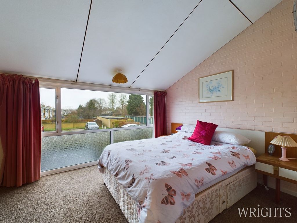 3 bed end terrace house for sale in Daniells, Welwyn Garden City AL7, £385,000