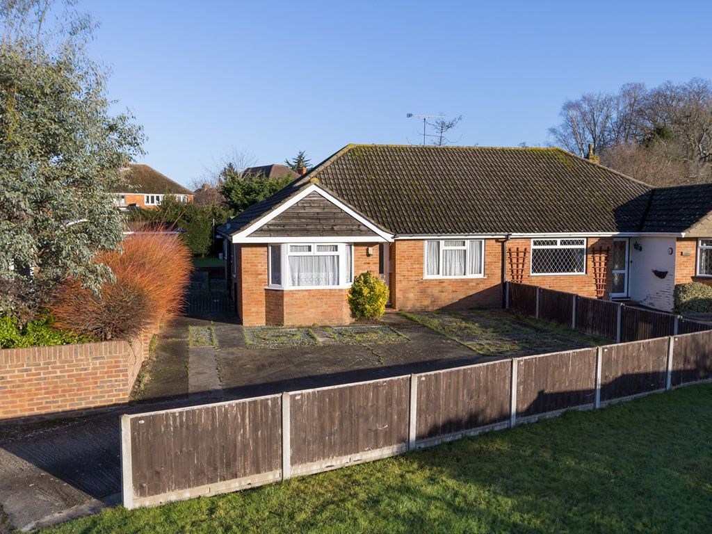 3 bed bungalow for sale in Littlefield Close, Fairlands, Guildford GU3, £475,000