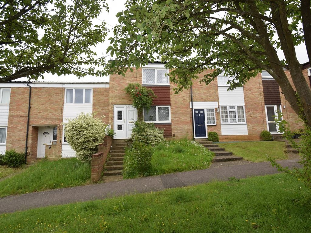 2 bed terraced house to rent in Lyall Way, Gillingham ME8, £1,150 pcm