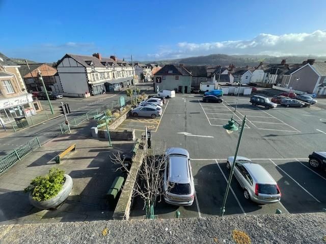 4 bed maisonette for sale in Conway Road, Llandudno Junction LL31, £215,000