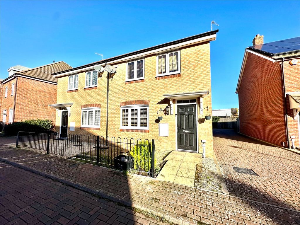 3 bed semi-detached house for sale in Wheatcroft Way, Swindon SN1, £330,000