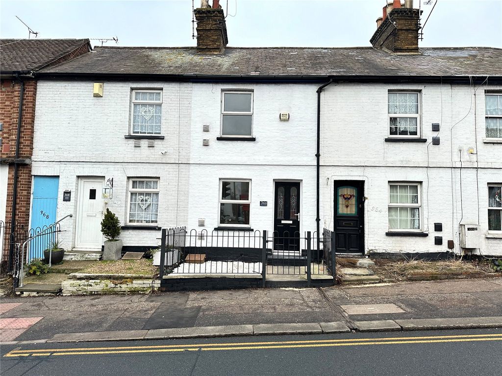 2 bed terraced house for sale in Victoria Avenue, Southend-On-Sea, Essex SS2, £235,000