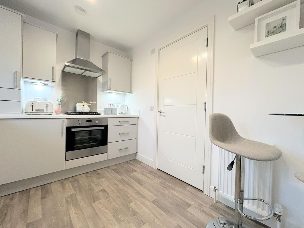 2 bed flat for sale in Forbes Place, Laurieston FK2, £129,995